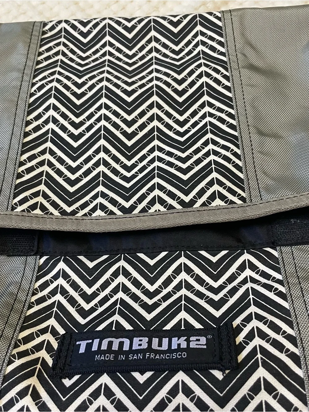 Timbuk2 classic messenger